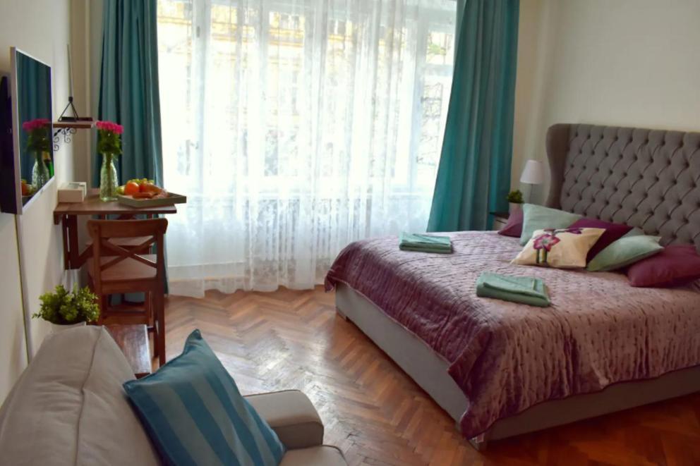 Romantic Karlin Apartamento